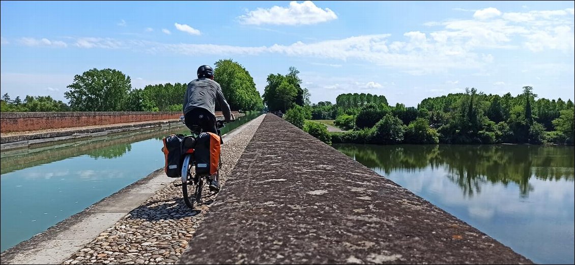 Le pont-canal de Garonne qui franchit le Tarn à Moissac.