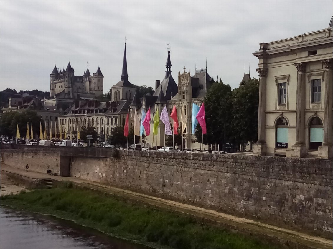 Traversée du pont pour une petite balade dans Saumur.