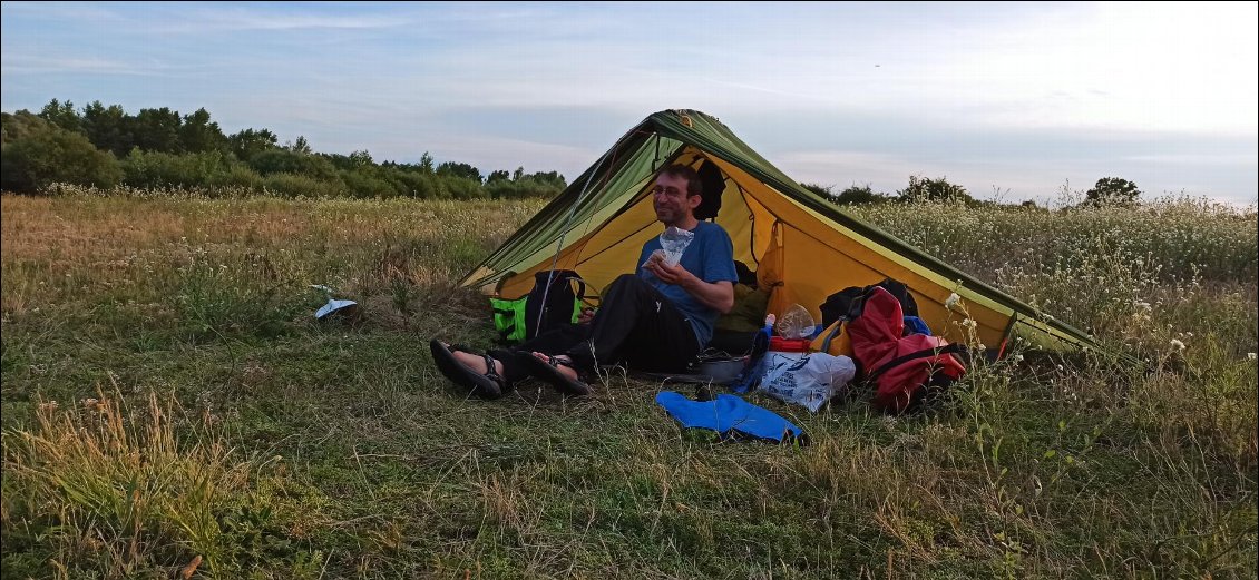 J2. La joie de manger un dessert après une bonne journée de sport :-)