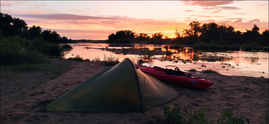 Couverture de Loire en kayak de Roanne à Decize