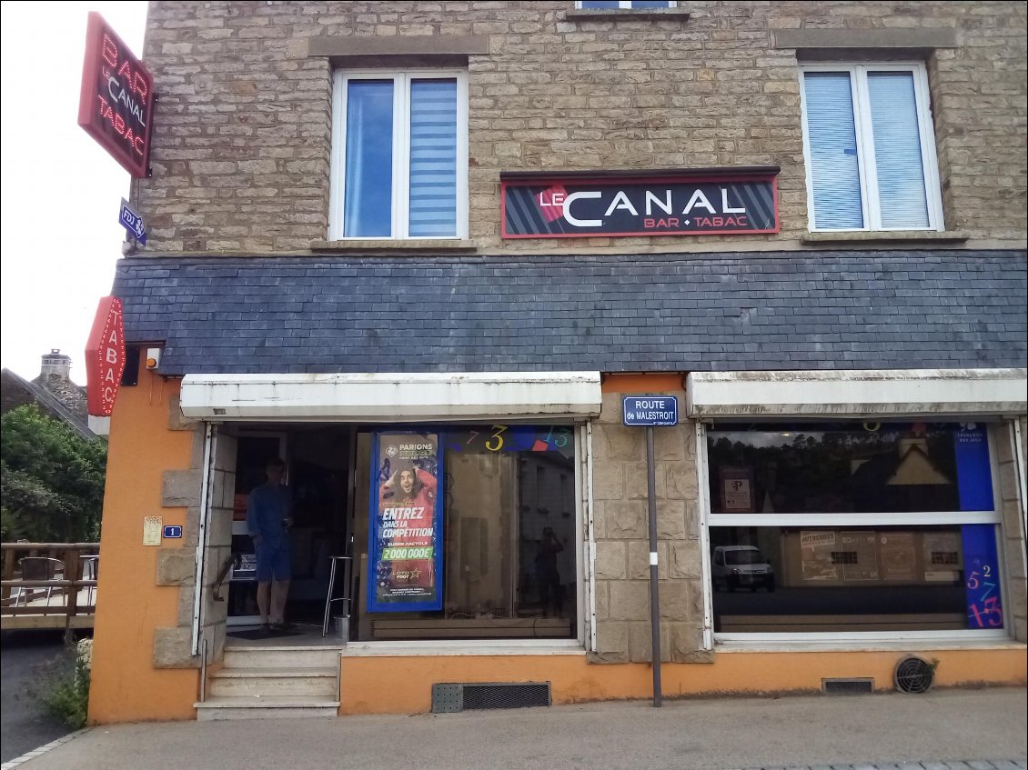 Le petit nom bien trouvé, n'est-ce-pas, du troquet d'où je vous écris tout ça.
