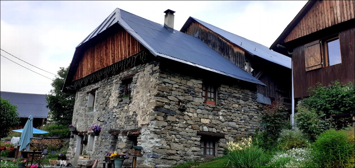 village du loup, m'as tu vu ?