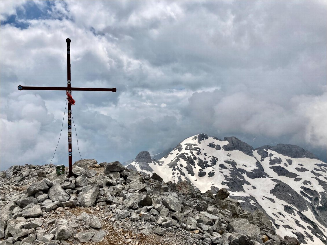 Sommet du Maja e Jezerces, point culminant des Alpes Dinariques !