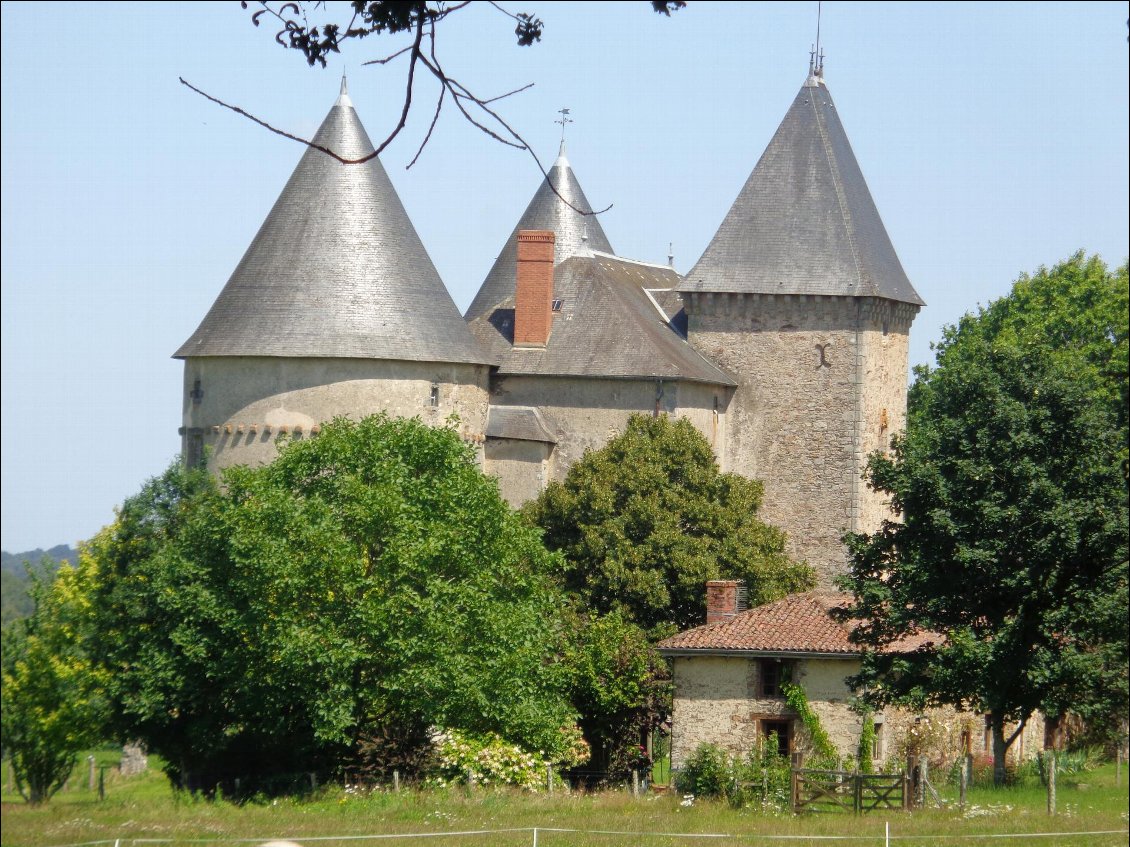 Le château de brie, plus droit en vrai !
