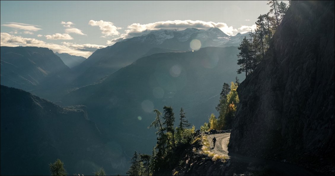 Incroyable piste suspendue entre Villard-Reymond et Villard-Notre-Dame.