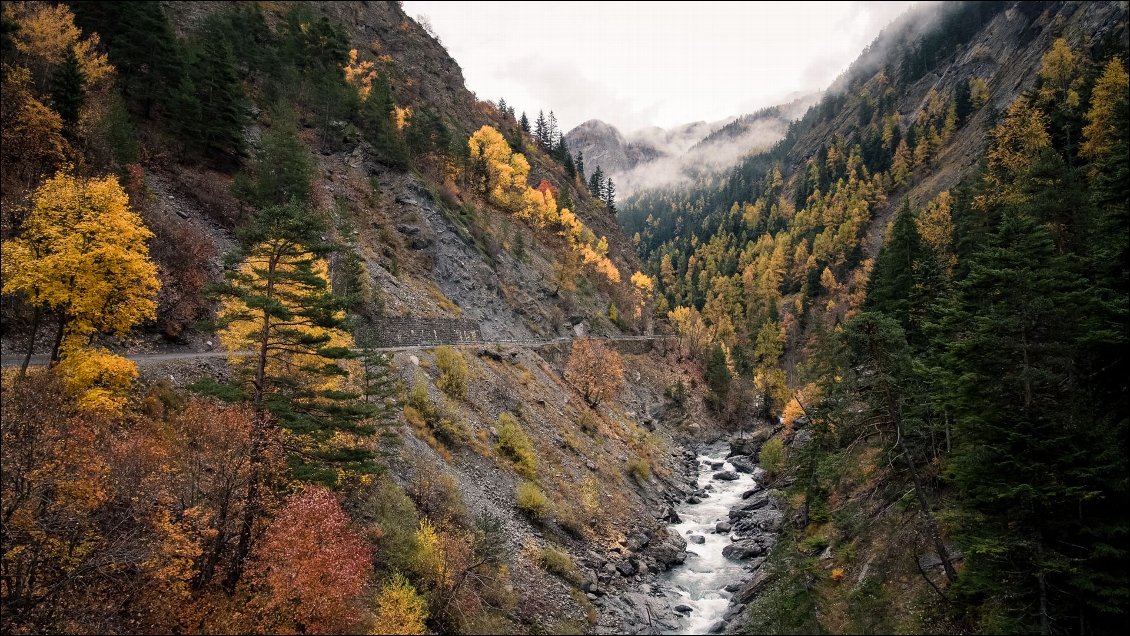 Dans les gorges du Bachelard.