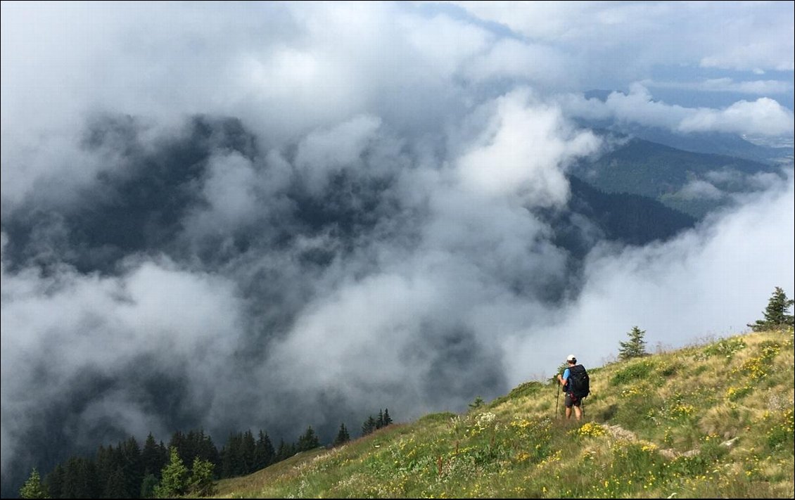 Descente vers Pierre du Carre.