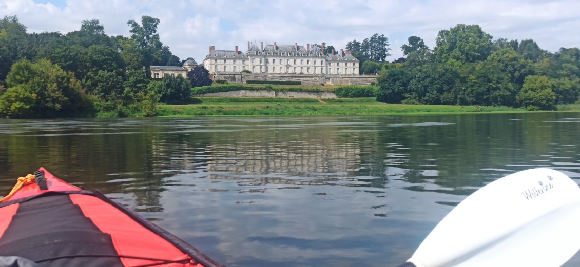 J2. Château, ancien domaine de la marquise de Pompadour.