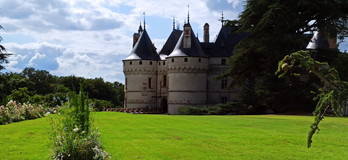 J3. Moment touristique avec la visite du château de Chaumont-sur-Loire. Propriété de la famille d’Amboise durant 500 ans, c’est Charles II d’Amboise qui inaugure sa métamorphose en château d’agrément dans le style Renaissance.