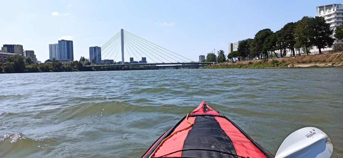 J19. Traversée de Nantes.