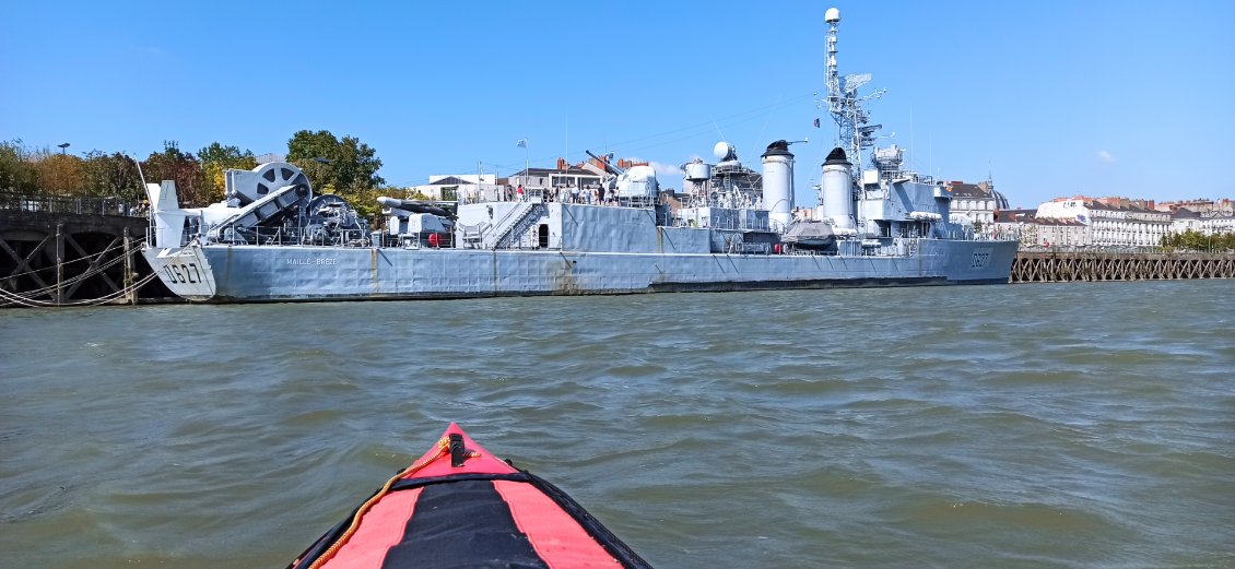J19. Le Maillé-Brézé, escorteur d'escadre de la Marine nationale française, transformé en navire musée depuis 1988.