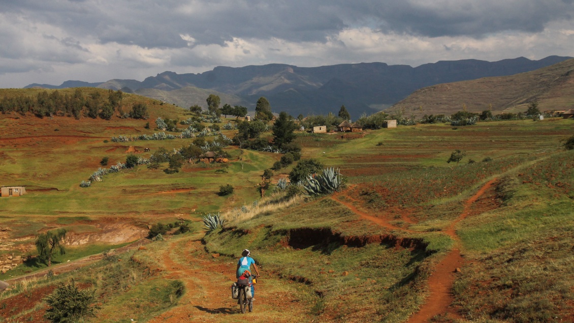 VTT et packraft au Lesotho. Photo Pascal Gaudin.