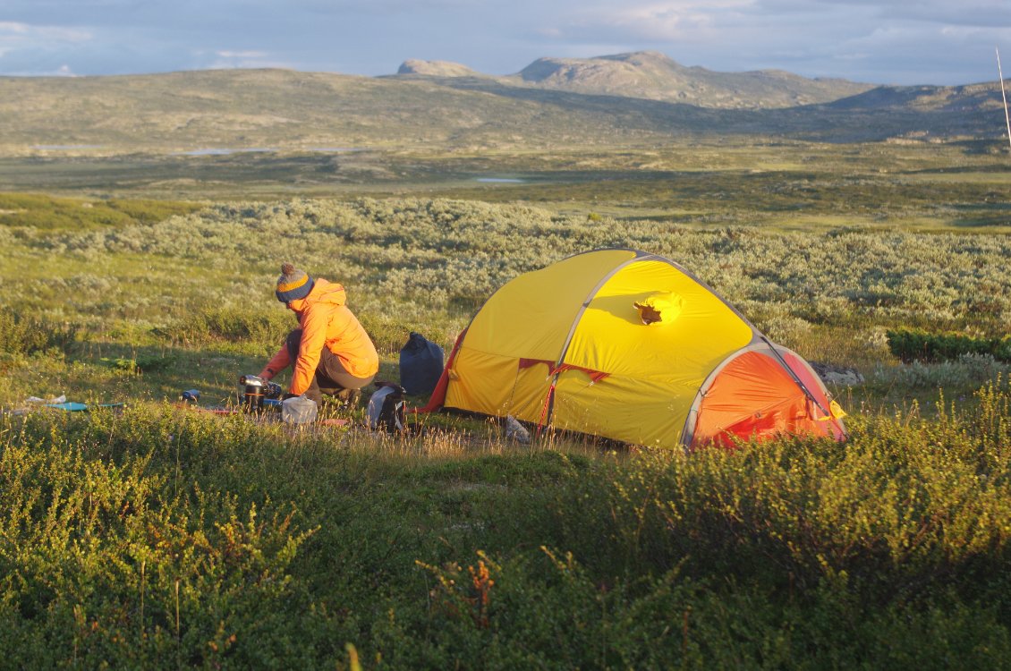 Dernier bivouac dans une très belle lumière.