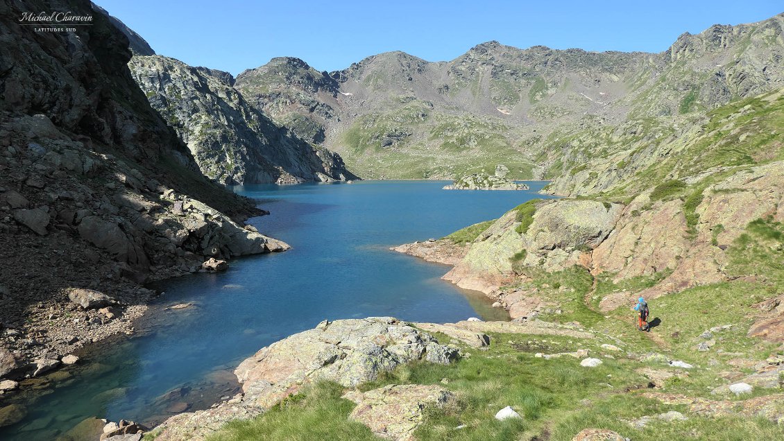 J12. Le superbe Etang Fourcat, sous la frontière franco-Andorrane.