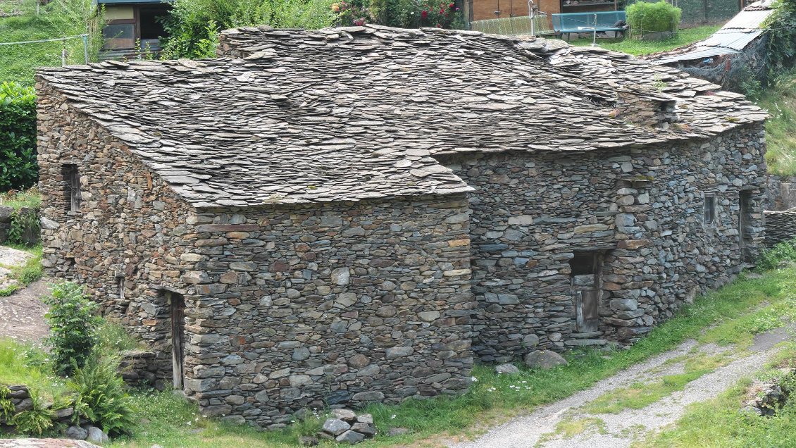 J12. Mounicou, hameau de la haute vallée du Vicdessos, Ariège.