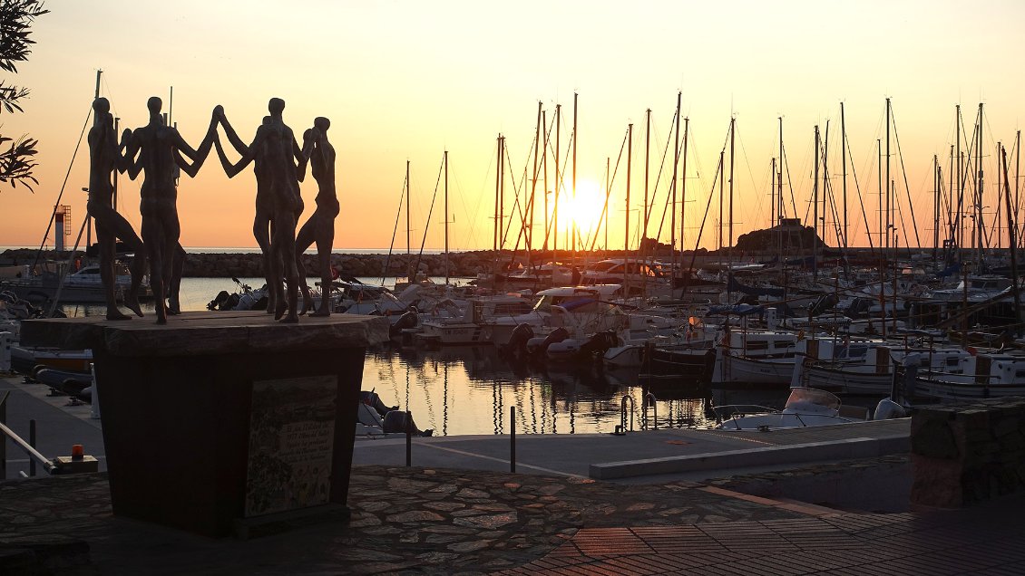 J1. Banyuls, départ dès potron-minet pour grimper « à la fraîche »...