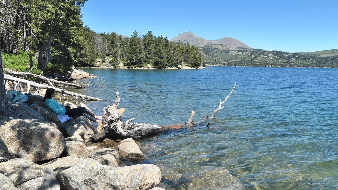 Casse-croûte sur les rives du Lac des Bouillouses.