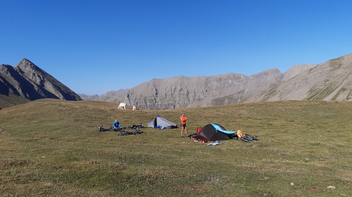 Encore un bivouac 5 étoiles au col Girabeau