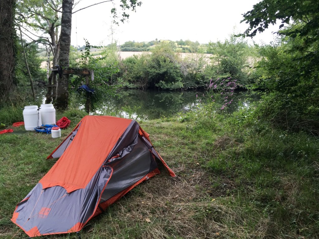 Le bivouac dans un pré