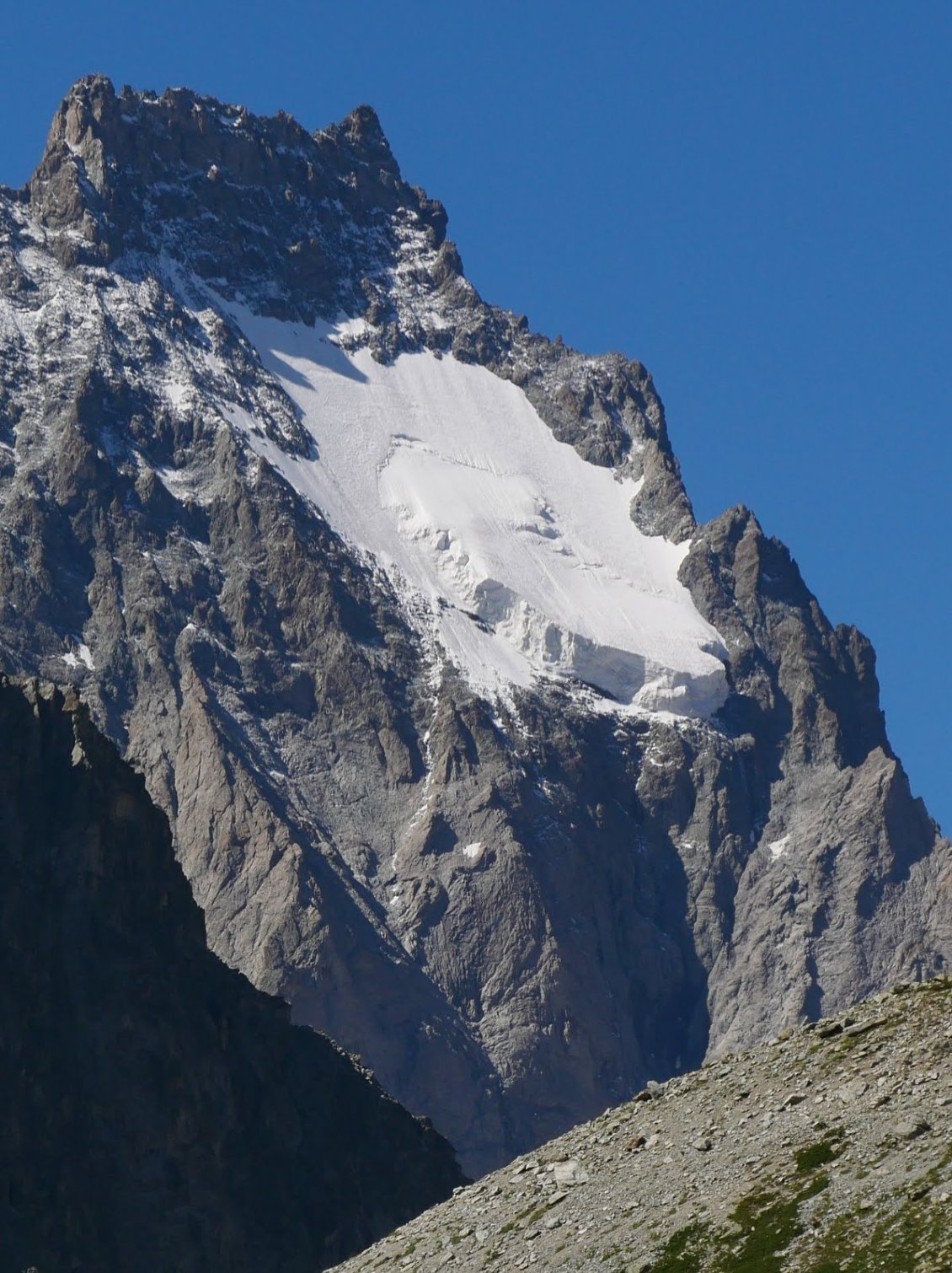 Vue sur l'Ailefroide situé juste au niveau du Col de la Temple que nous devons franchir le lendemain