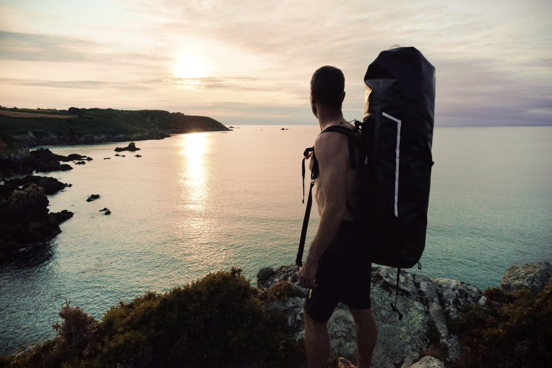 Dernière petite marche de la journée pour se remettre en jambe et trouver le lieu de notre deuxième bivouac.