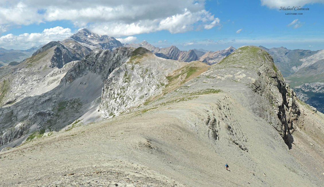 Vue vers l'ouest depuis la Zuqueta.