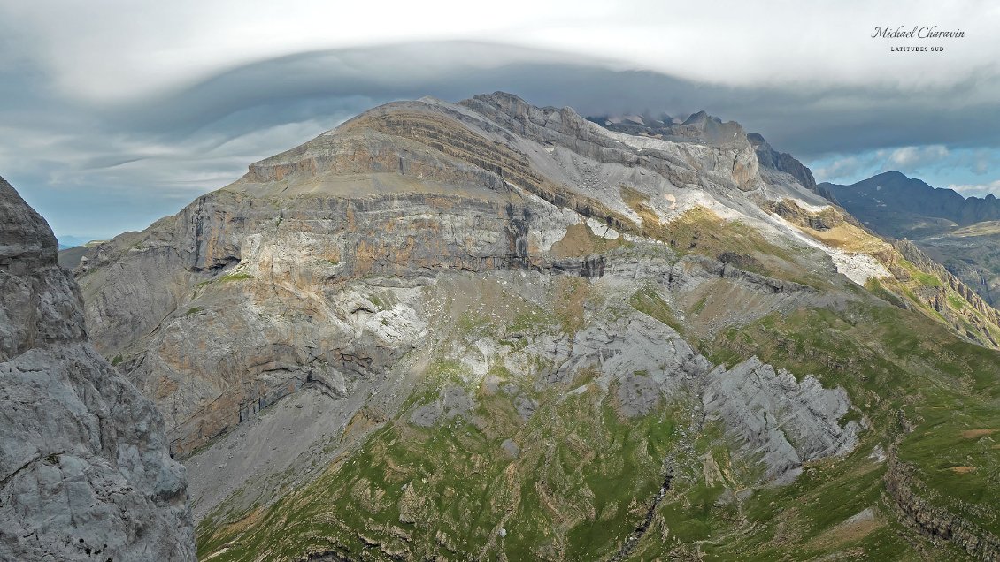 Nuages d'onde au-dessus du Pico de Anisclo.