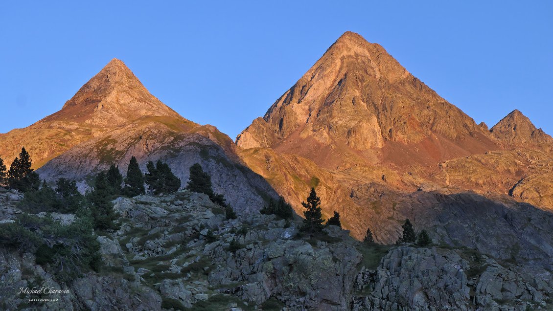 J37. Derniers rayons du solel sur les Picos de Campo Plano et de Llena Cantal