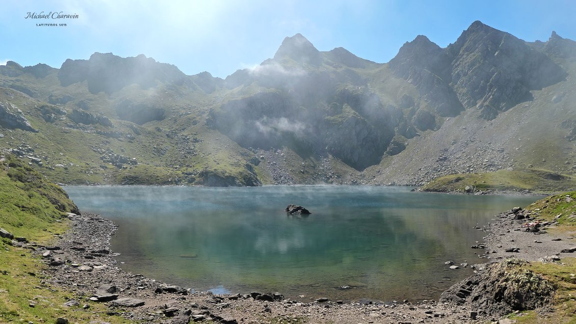 Brumes évanescentes au lac Bersau