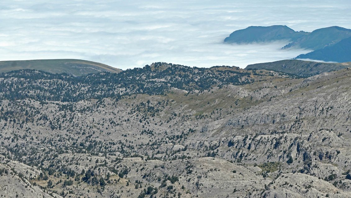 Depuis le Pic des Trois Rois, vue vers le nord-ouest.
