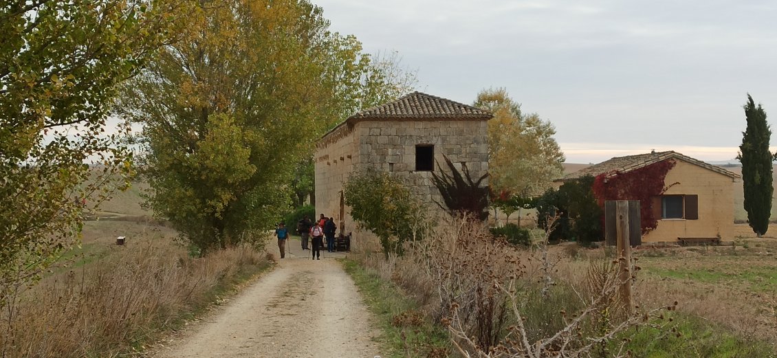 J8. De Puente Fitero. Ancien hôpital du XII siècle, aménagé en refuge.