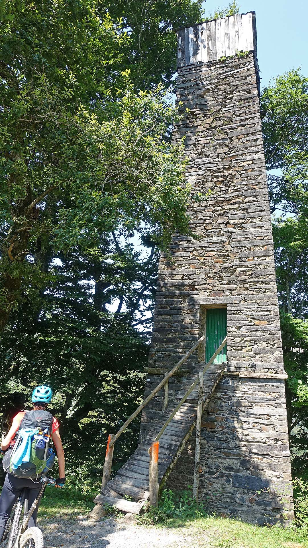 Palombière traditionnelle d'Etxalar (un peu avant le col de Lizarrieta)