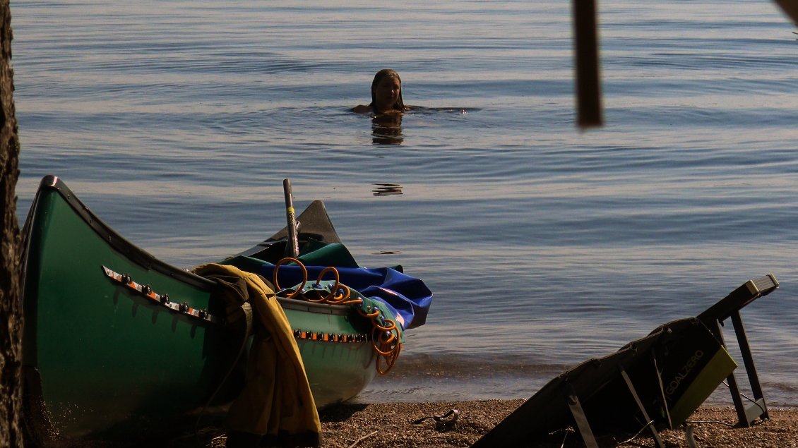 Aussitôt le bivouac installé, aussitôt dans l'eau, on doit en être à la 10 eme baignade de la journée.