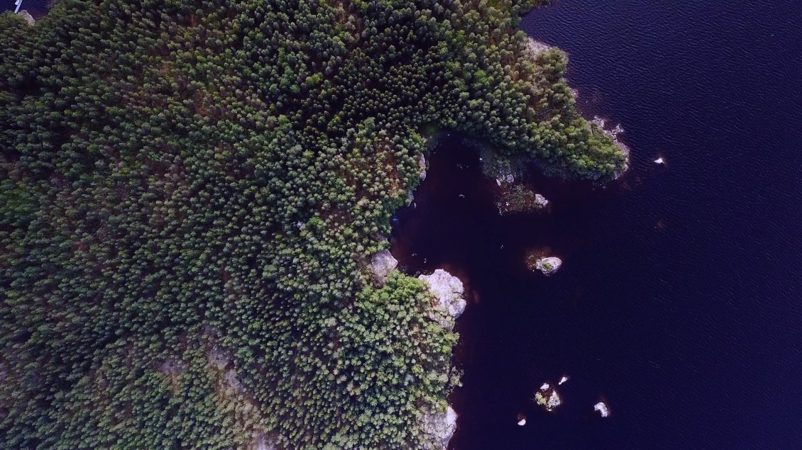 Il ne reste plus qu'une ou deux navigations avant de rejoindre le camping et ces retrouvailles focalisent nos émotions.