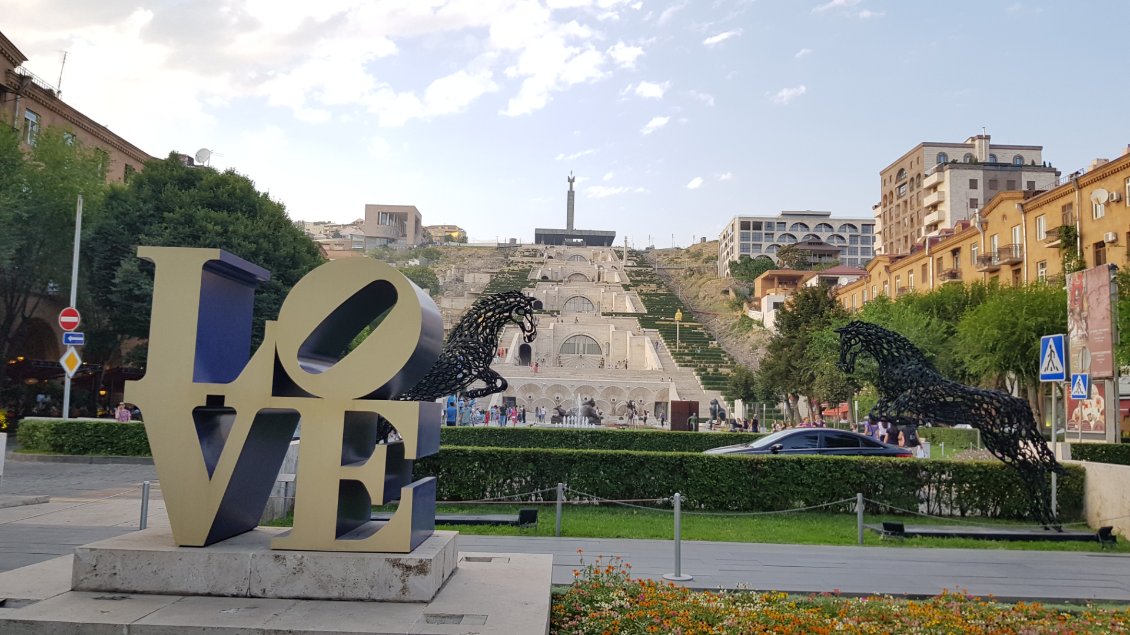 Place de liberté, lieu de contestation historique mais aussi de nombreuses manifestations culturelles