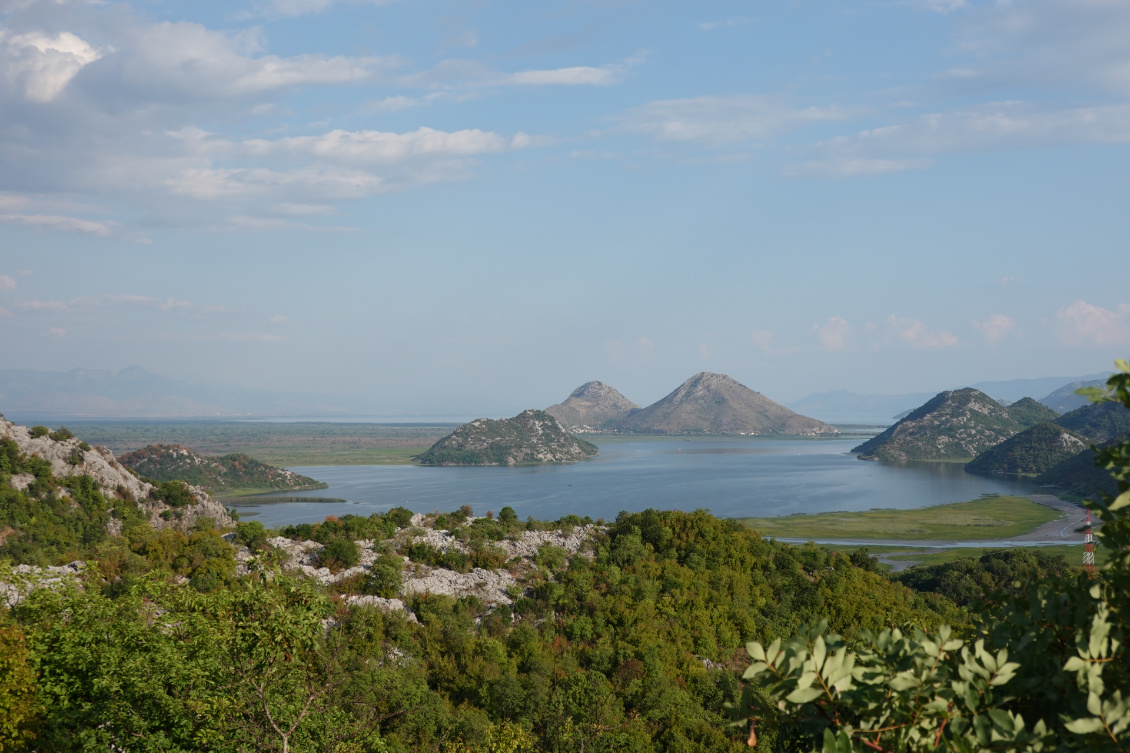 Des airs de Vietnam.
Le lac Skadarsko et les méandres qui le précèdent respirent la tranquillité.
Photo : Rémi Vallin