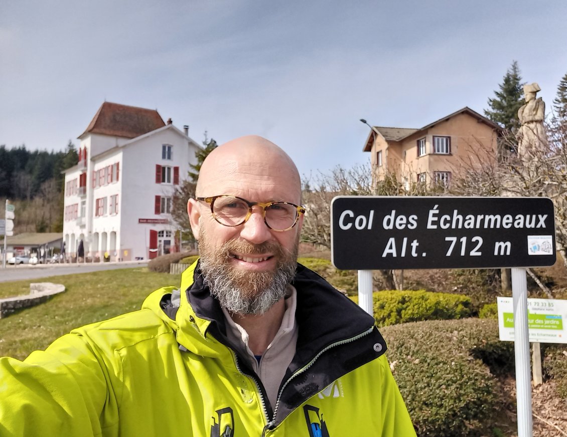 Premier vrai col ! doucement mais ma caravane monte :)