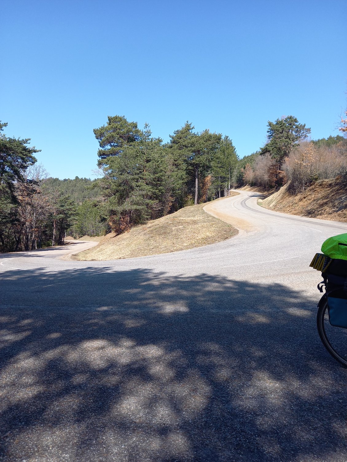 Comme on dit chez les cyclistes, tout à gauche !