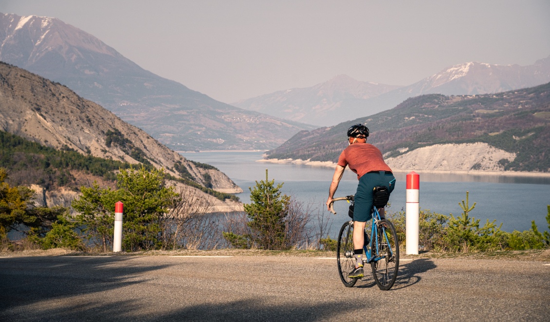 Cadre parfait pour tester : une belle descente bien goudronnée pour ajuster ma vitesse facilement :-) Bon par contre, les yeux rivés sur les chiffres, je n'ai guère profité du paysage !