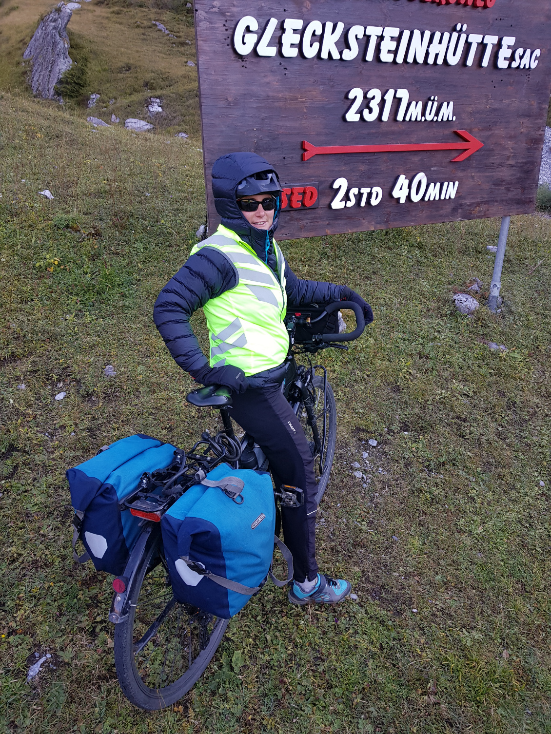 Bien emmitouflée en descendant le col Grosse Scheidegg (Thun-Grindelwald-Meiringen, octobre 2021).