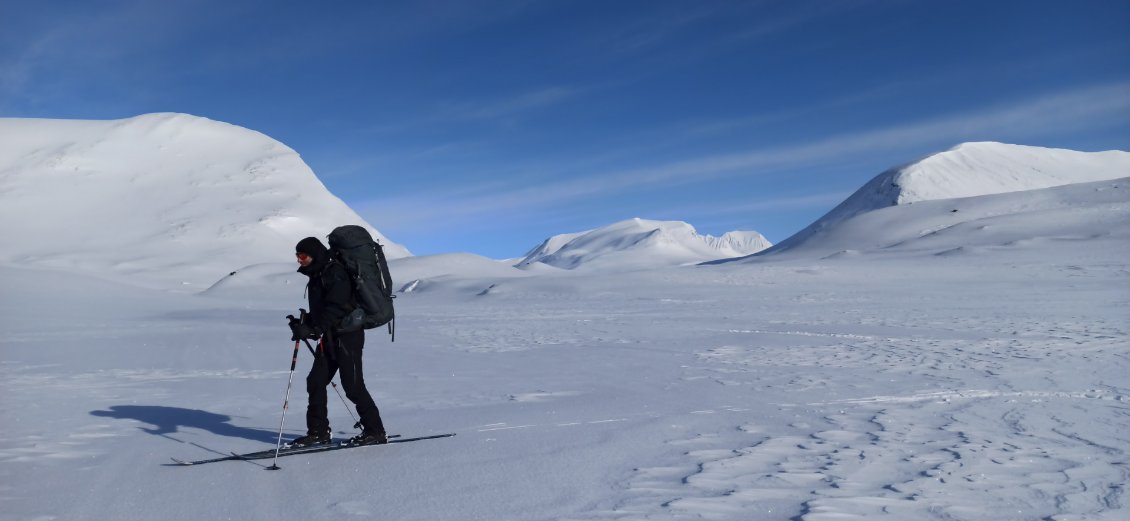 J11. La météo ne s'est pas trompée pour une fois : il fait beau ! -19°C au départ, mais sans vent et ça change tout.