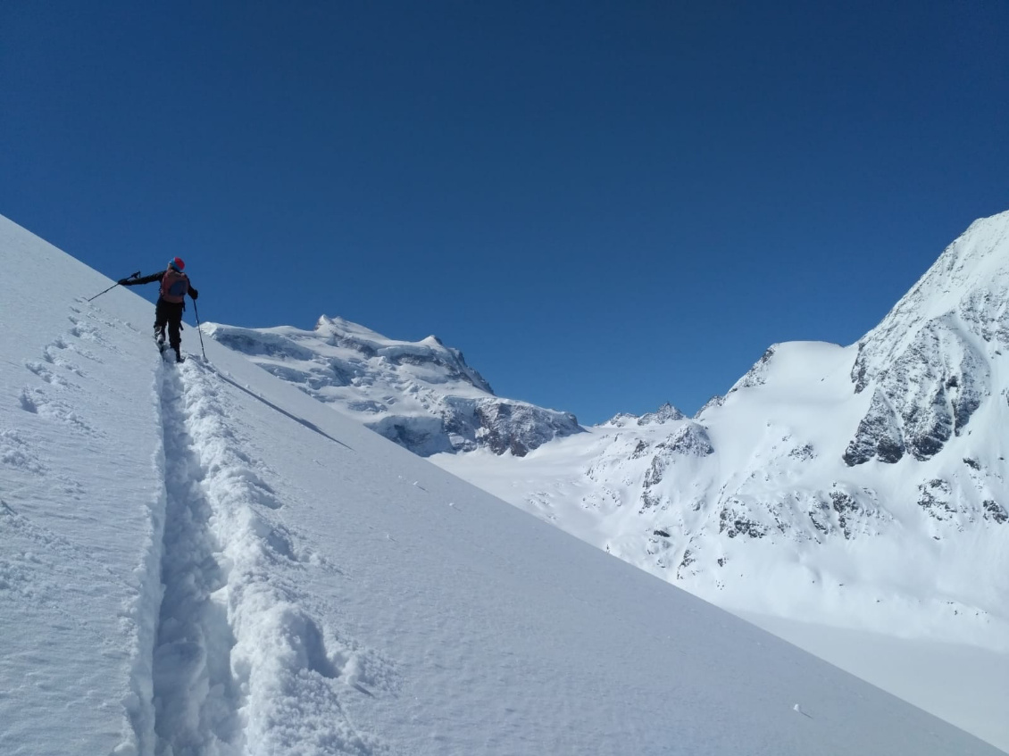 En pause (au-dessus de la cabane Panossière, Suisse, 2019)