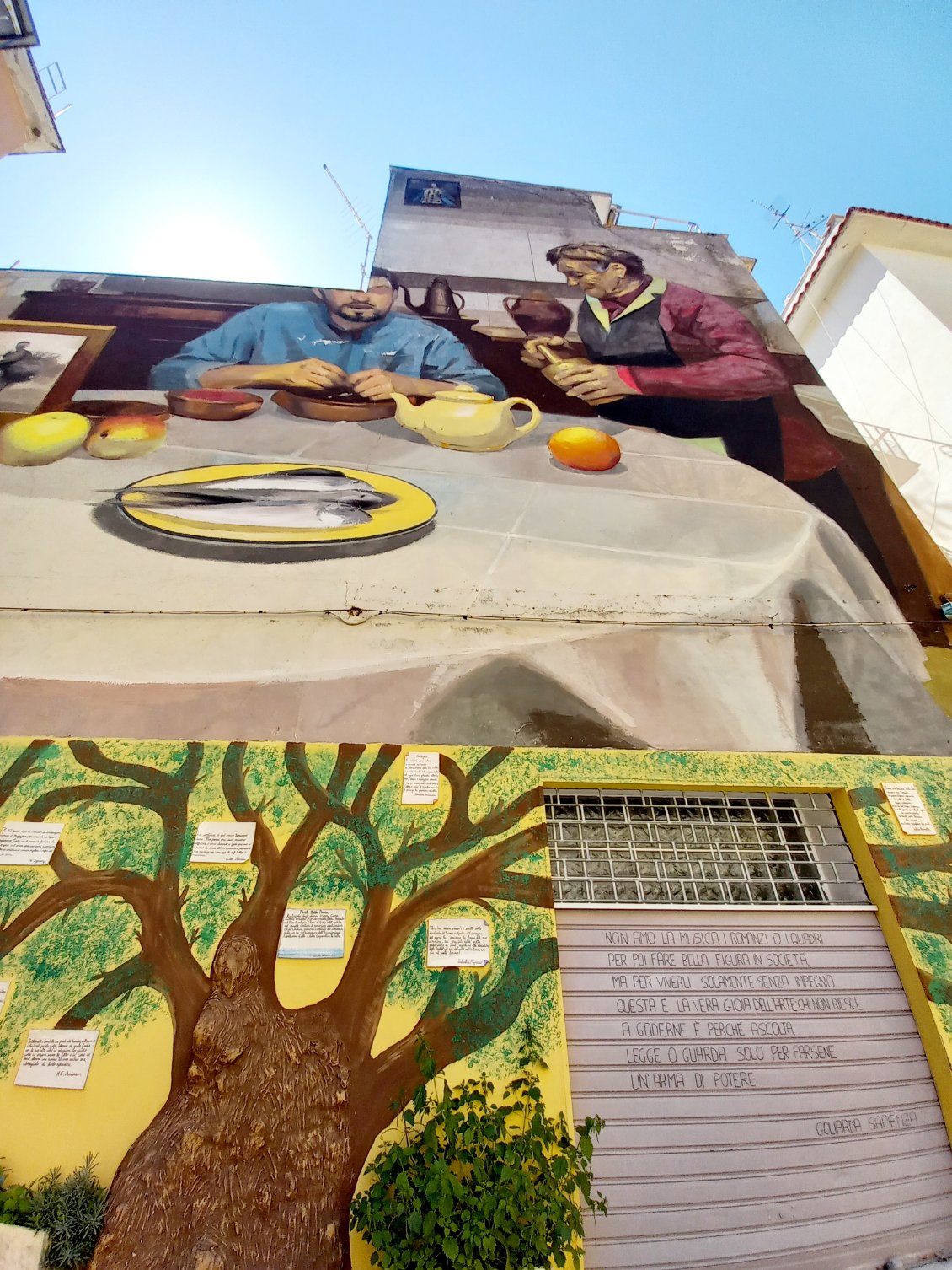 Dans les ruelles de Gaeta, une fresque poétique bienvenue