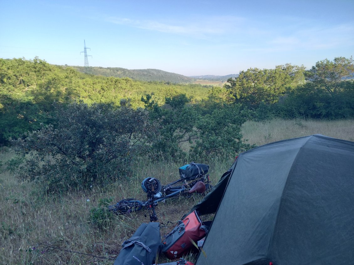 Bivouac au fond du fond de la vallee d'Itria ... des gouts de Terrefort pour ceux qui connaissent :)