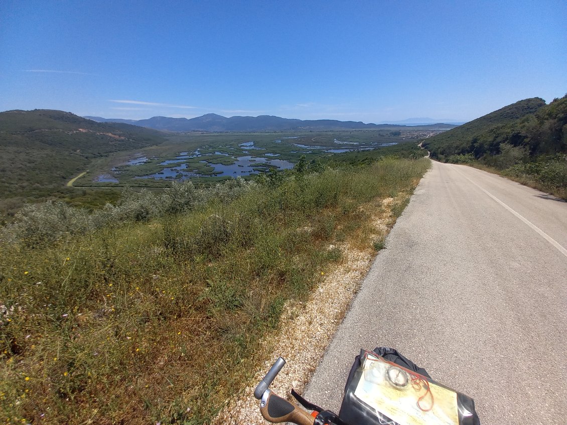 Le delta sauvage de la riviere Acheron, et une descente de reve vers l'authentique Ammoudia