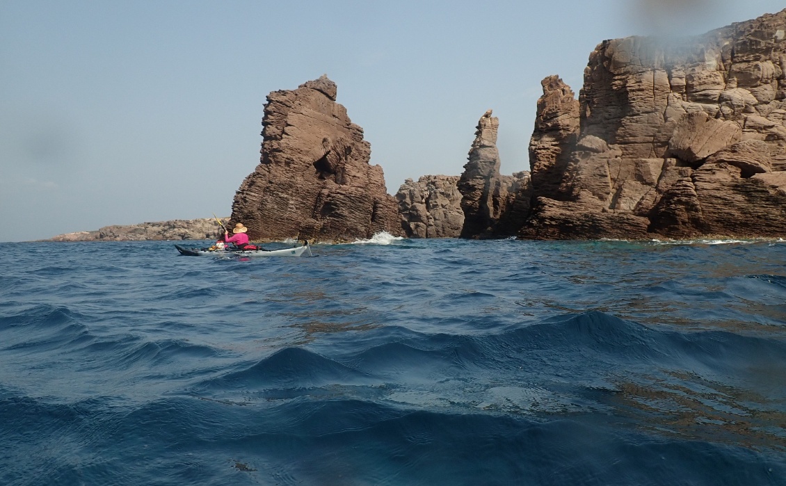 Couverture de Les grandes iles du sud-ouest de la Sardaigne en kayak de mer
