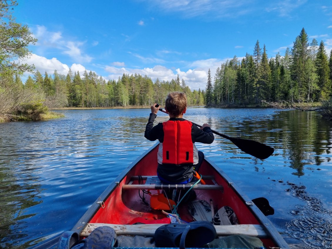 la rivière devient très large devant le capitaine de frégate Robin