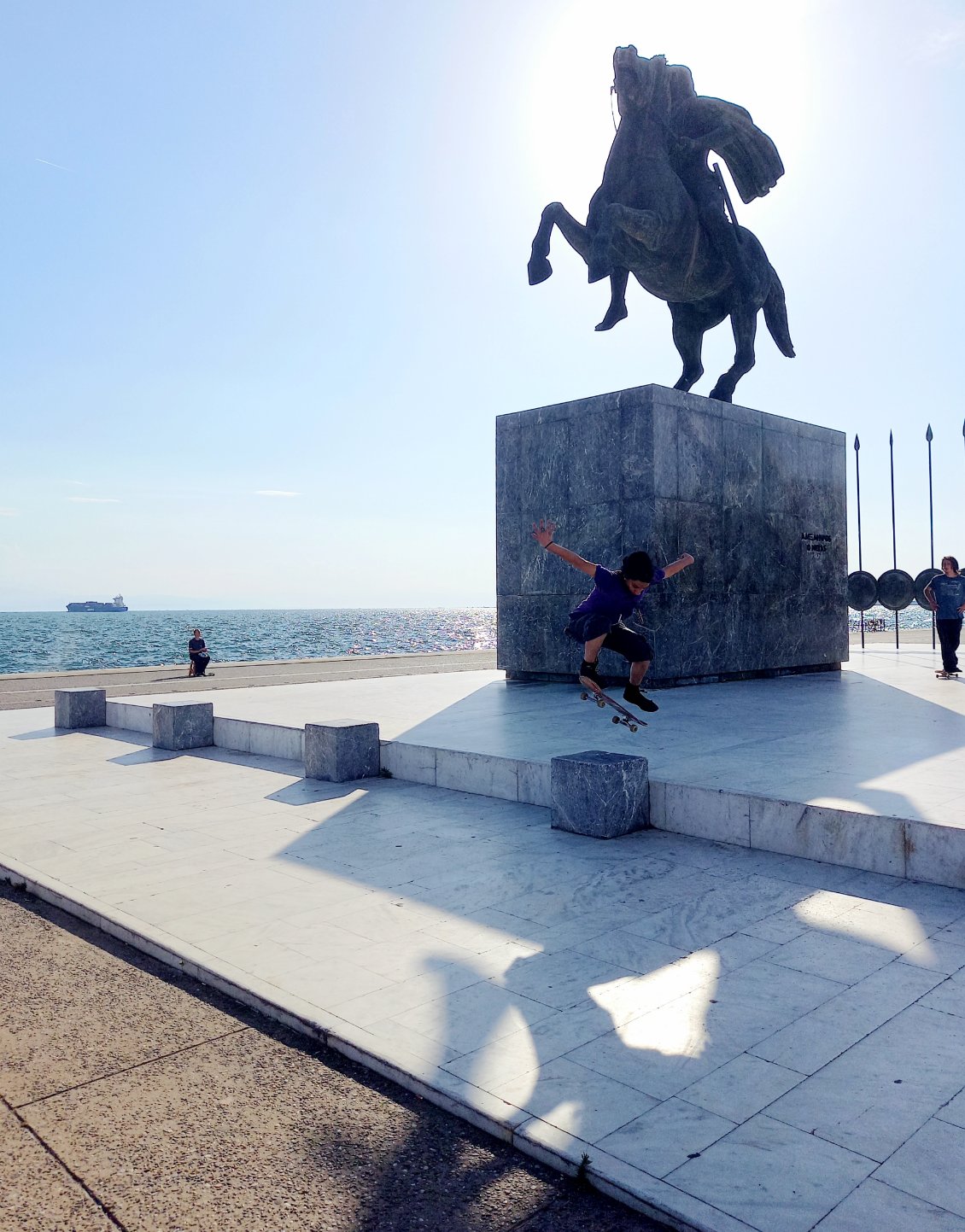 Dans l'universitaire et dynamique Thessalonique, le skate-park improvisé