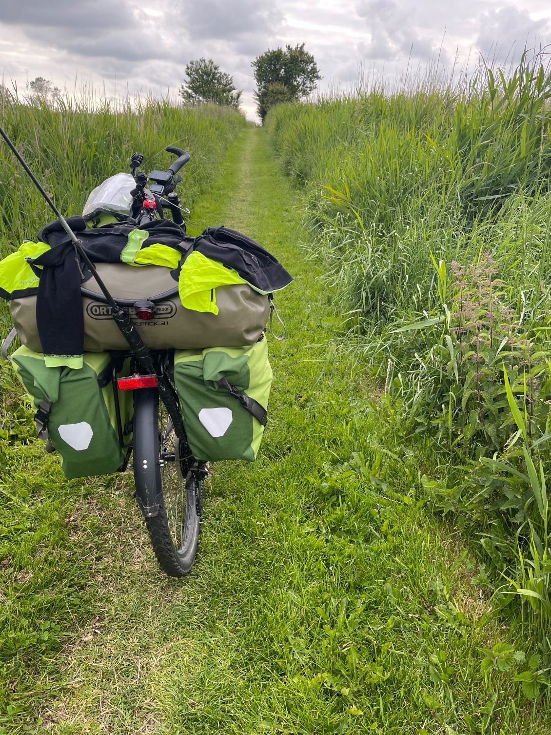 En voulant prendre un raccourci pour arriver à la frontière danoise.