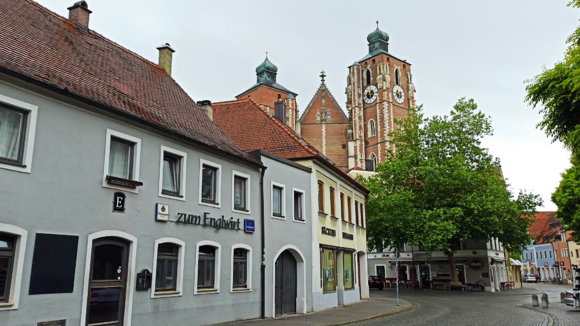 J9. A l'entrée d'Ingolstadt. C'est dans cette ville, parmi d'autres villes allemandes, que Charles de Gaulle a été emprisonné lors de la 1ère guerre mondiale.